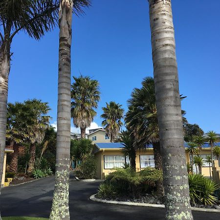 Raglan Palm Beach Motel Екстер'єр фото