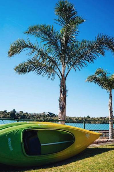 Raglan Palm Beach Motel Екстер'єр фото